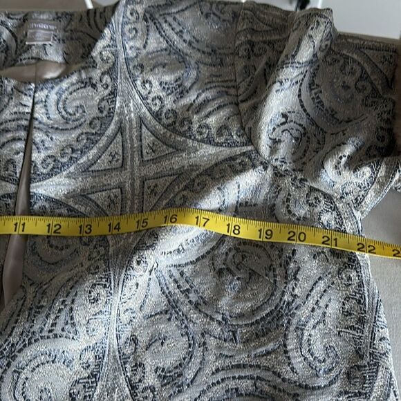 Chico’s Metallic Brocade Jacket w/ Faux Fur Cuffs | Size 2P (12/14P) - Picture 8 of 13